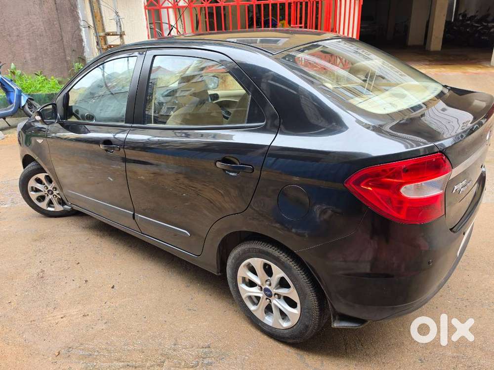 Ford Aspire Titanium Blu 2016