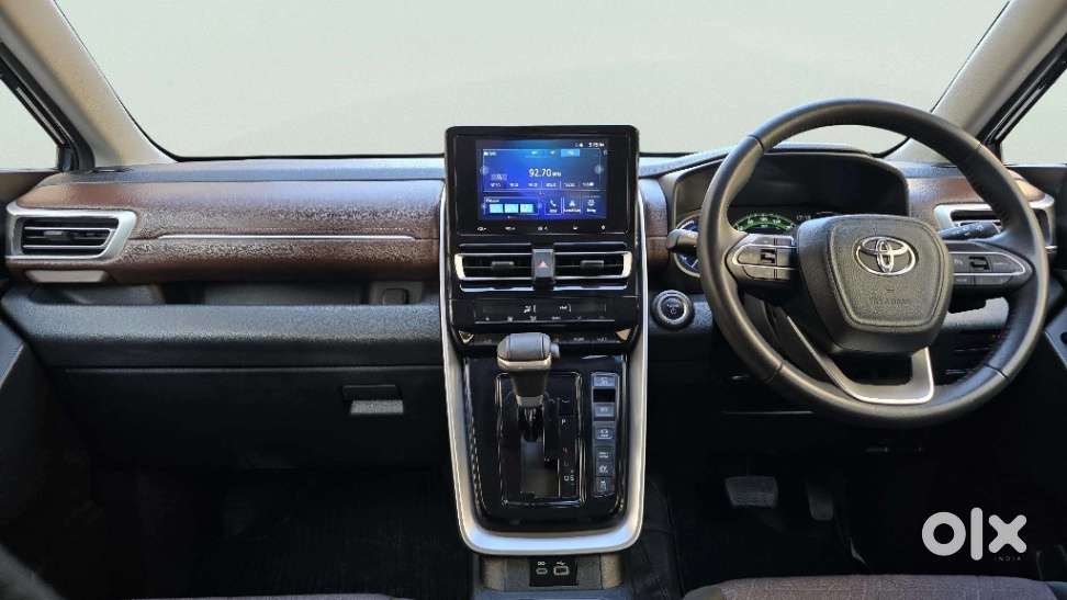 Toyota Innova Hycross 2.0 Vx Hybrid 7 Str, 2025, Petrol