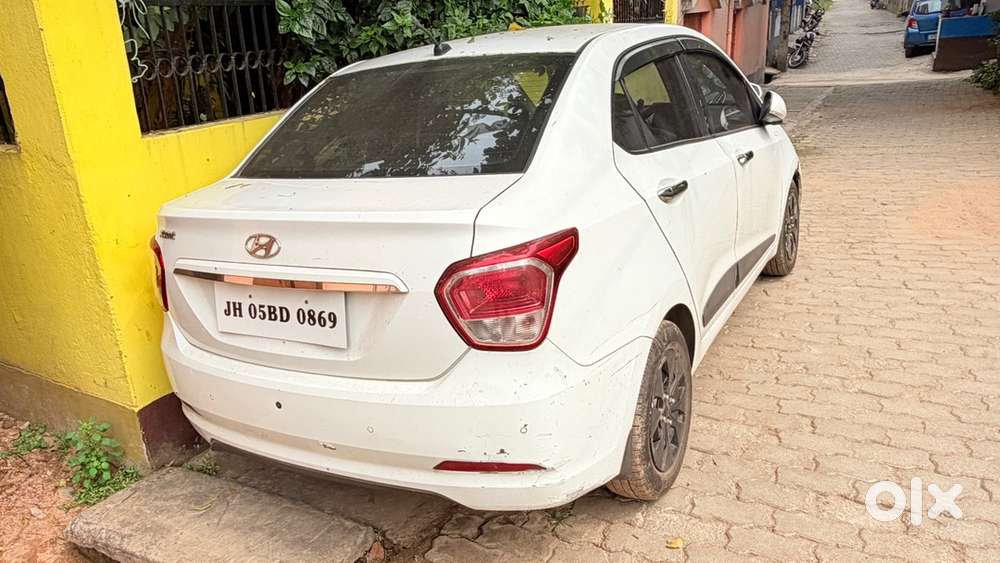 Hyundai Xcent Petrol 2015
