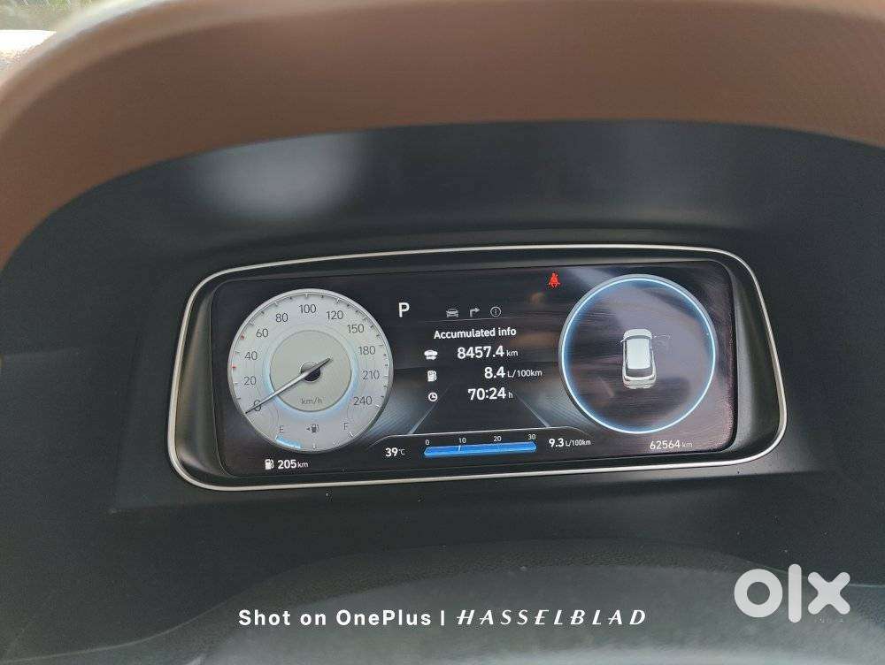 Hyundai Alcazar Signature (o) 7 Seater 1.5 Diesel At Adventure Dual ..