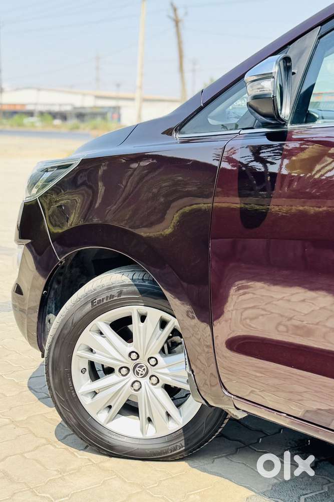 Toyota Innova Crysta 2.8 Zx At 7 Seater, 2016, Diesel