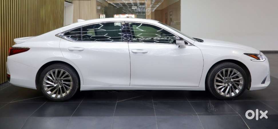 Lexus Es 300h Luxury, 2020, Cng & Hybrids