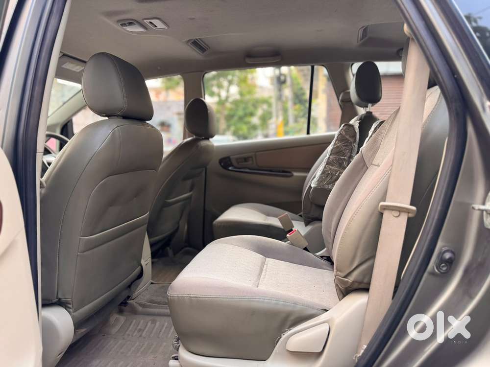 Toyota Innova 2.5 Gx 7 Seater Bs Iv, 2014, Diesel
