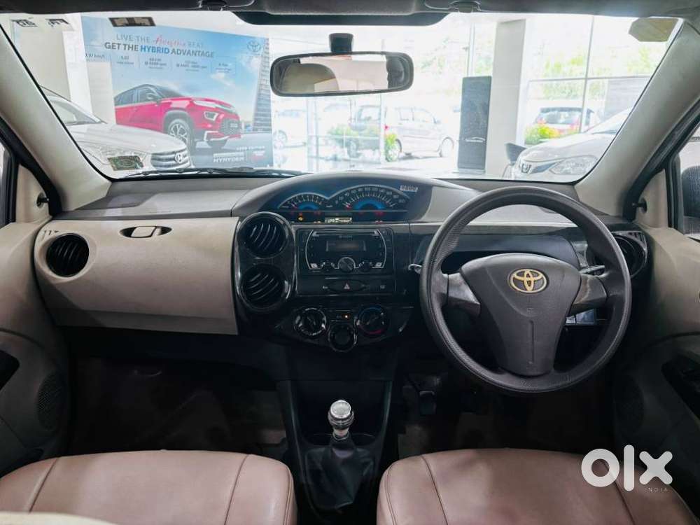 Toyota Etios Liva 1.2 V, 2016, Petrol