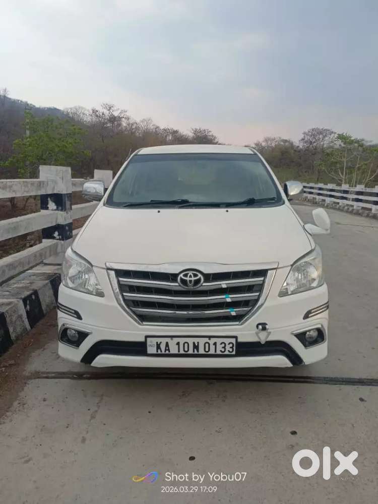 Toyota Innova 2015 Diesel 140000 Km Driven
