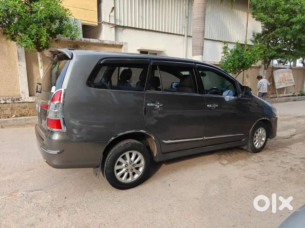 Toyota Innova 2014