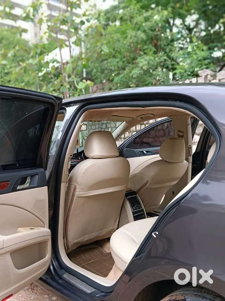 Skoda Superb 2011 Petrol Well Maintained