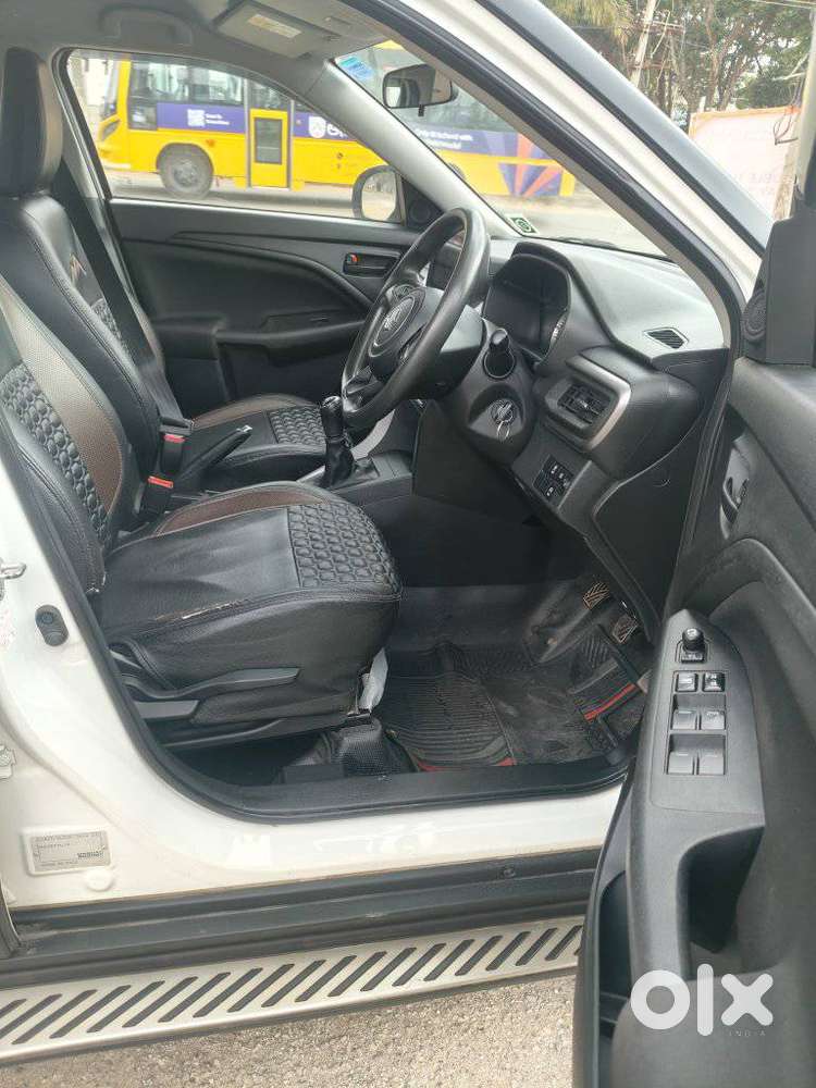 Maruti Suzuki Brezza 1.5 Vxi Smart Hybrid, 2023, Petrol