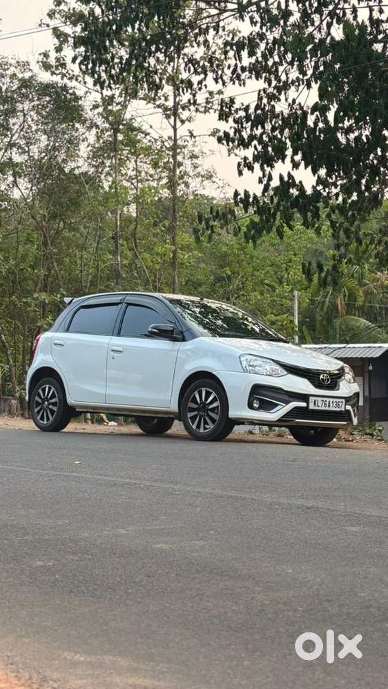 Toyota Etios Liva 2019 Dual Tone