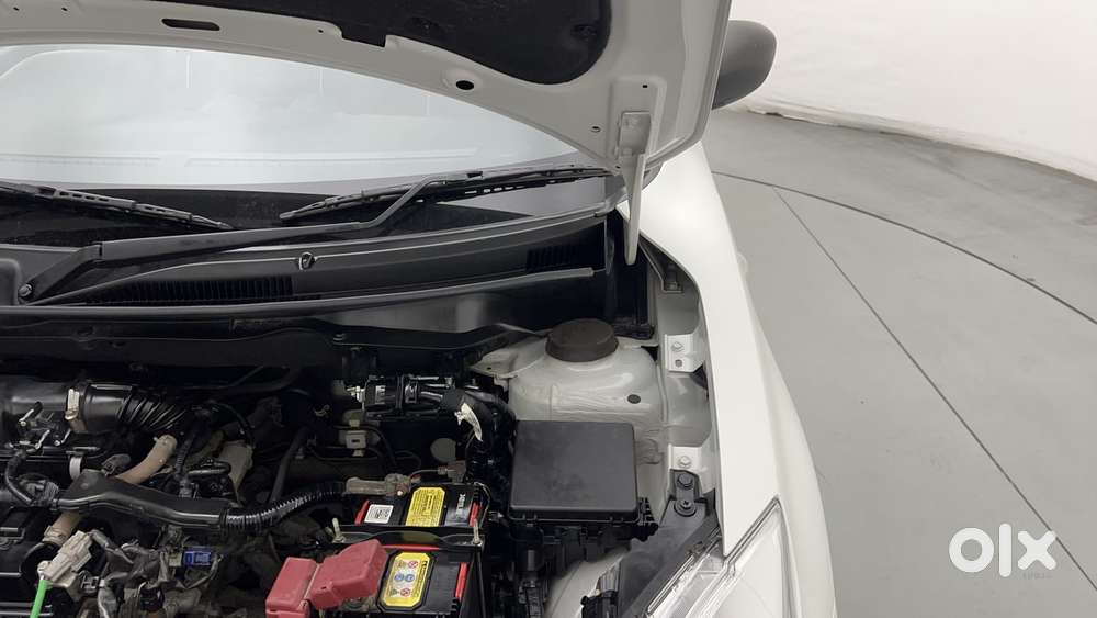 Maruti Suzuki Swift 1.3 Lxi, 2023, Petrol