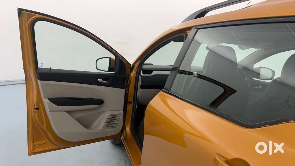 Renault Triber Rxz, 2019, Petrol