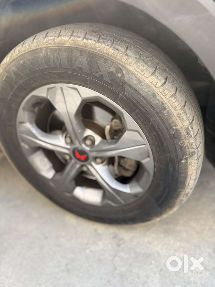 Mahindra Xuv300 W6, 2023, Petrol