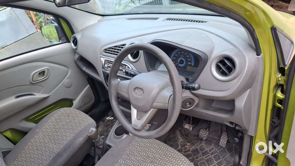 Datsun Redigo Sv 1.0, 2016, Petrol