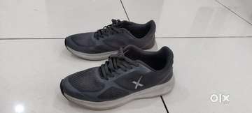 Hrx hot sale grey sneakers