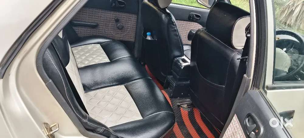 Maruti Suzuki Esteem Lxi 2006