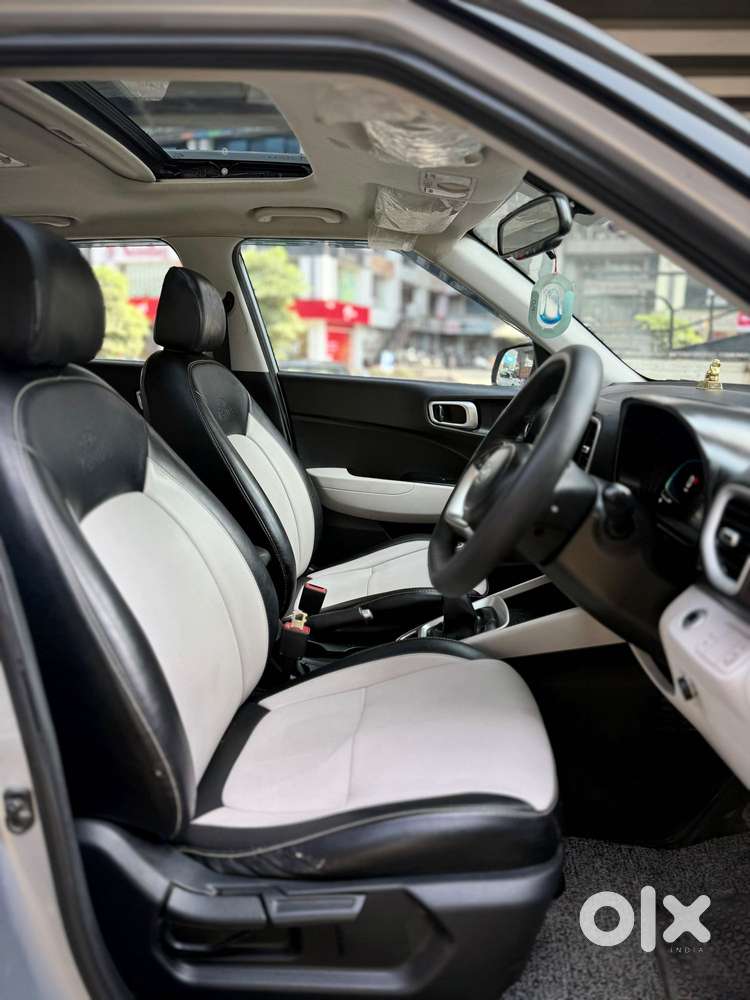 Hyundai Venue Sx Dual Tone, 2022, Cng & Hybrids
