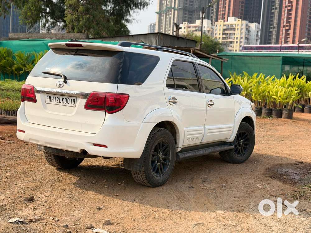 Toyota Fortuner 4x2 Manual, 2014, Diesel