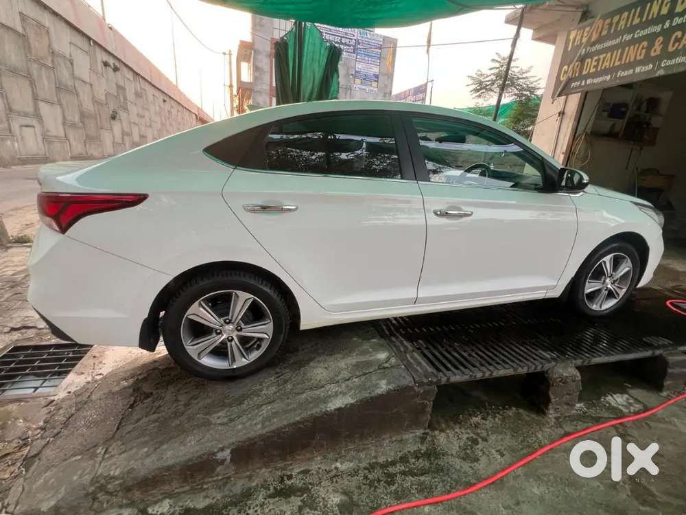 Verna Top Model With Sunroof