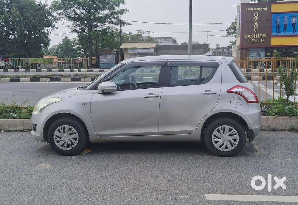 Maruti Suzuki Swift Petrol 2012
