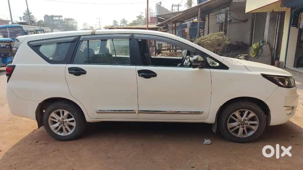 Toyota Innova Crysta 2.4 2017.life Time Tax