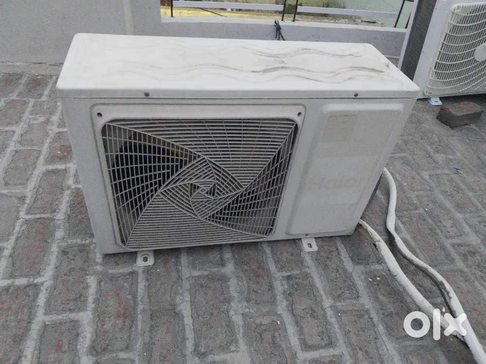 Hier AC output unit