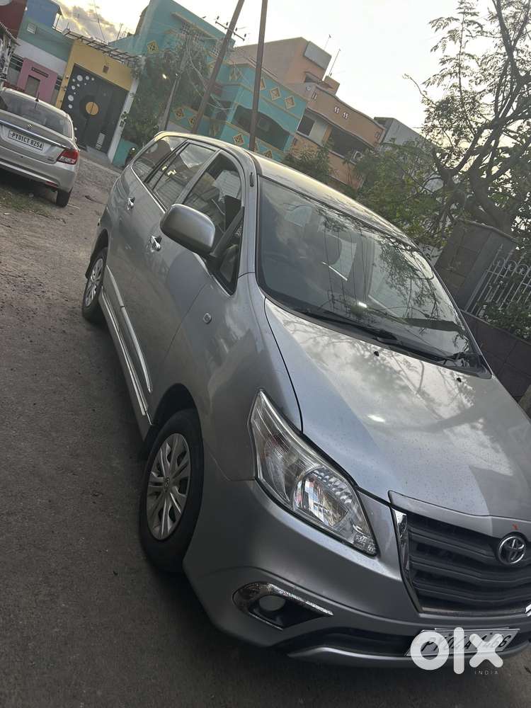 Toyota Innova 2.5 G (diesel) 8 Seater Bs Iv, 2015, Diesel