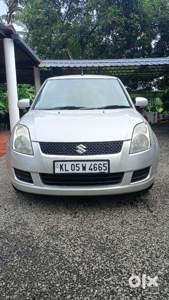 Maruti Suzuki Swift Lxi Bsiv, 2006, Petrol