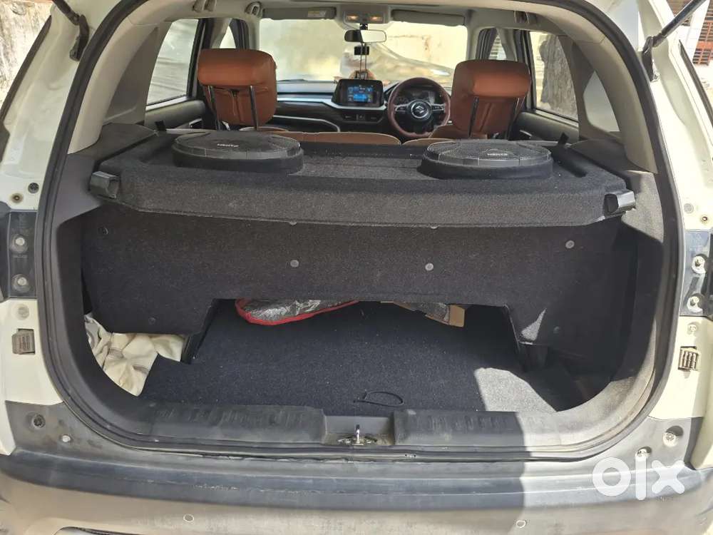 Maruti Suzuki Brezza 2024 Cng & Hybrids 60000 Km Driven