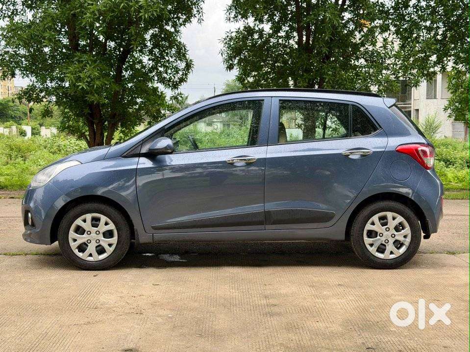 Hyundai Grand I10 Sportz, 2015, Petrol