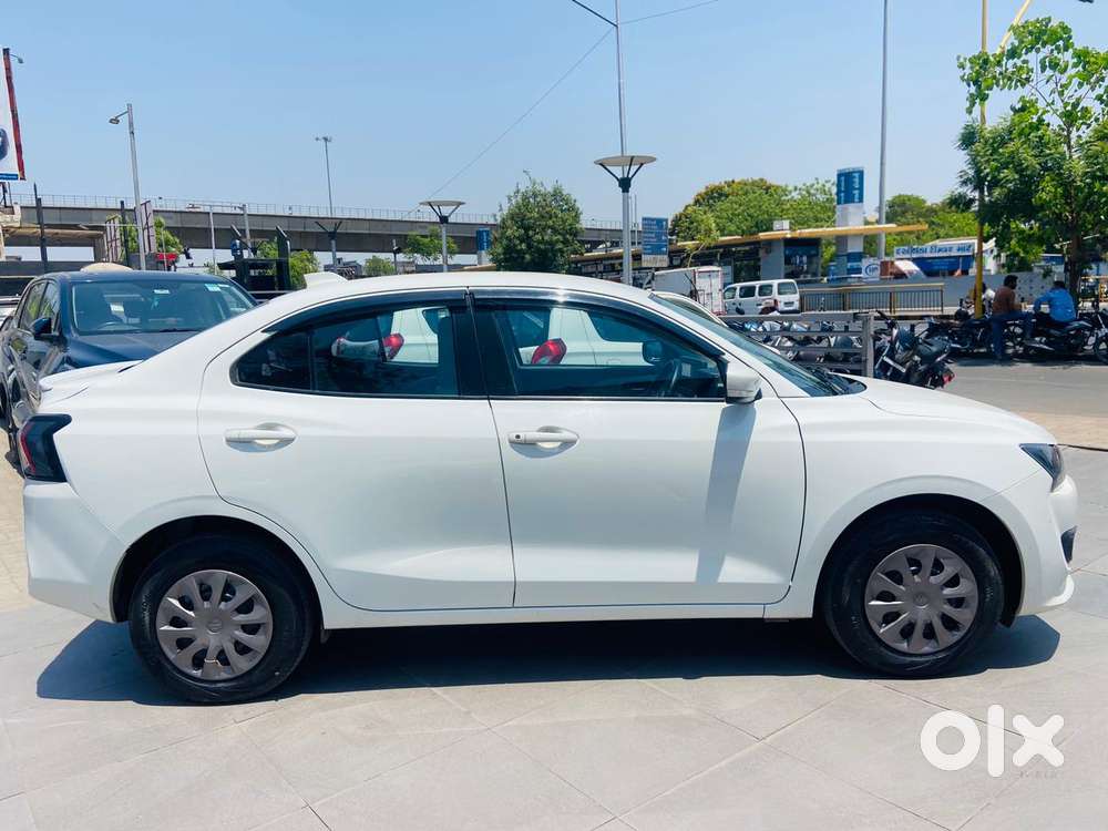 Maruti Suzuki Dzire 1.2 Vxi Cng, 2025, Cng & Hybrids