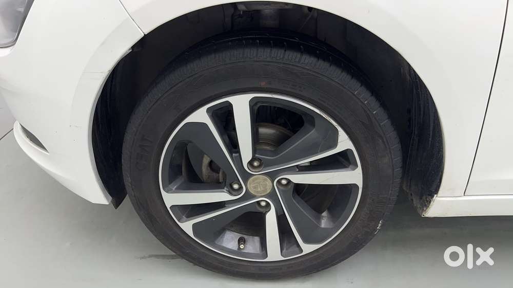 Tata Altroz Xz, 2020, Petrol