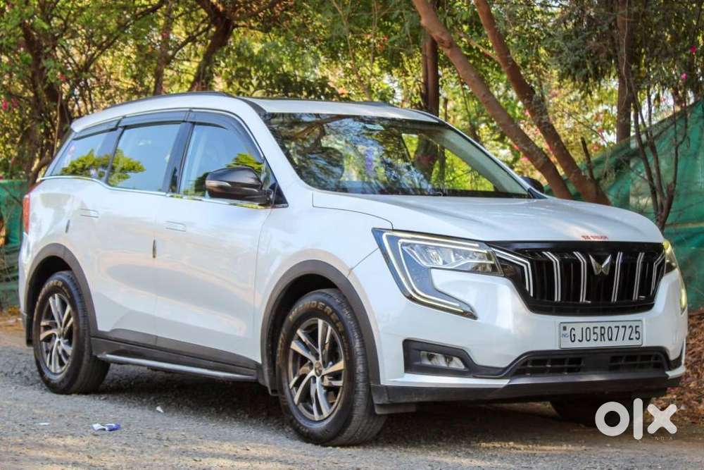 Mahindra Xuv700 2.0 Ax 5 Petrol Mt Str, 2022, Petrol