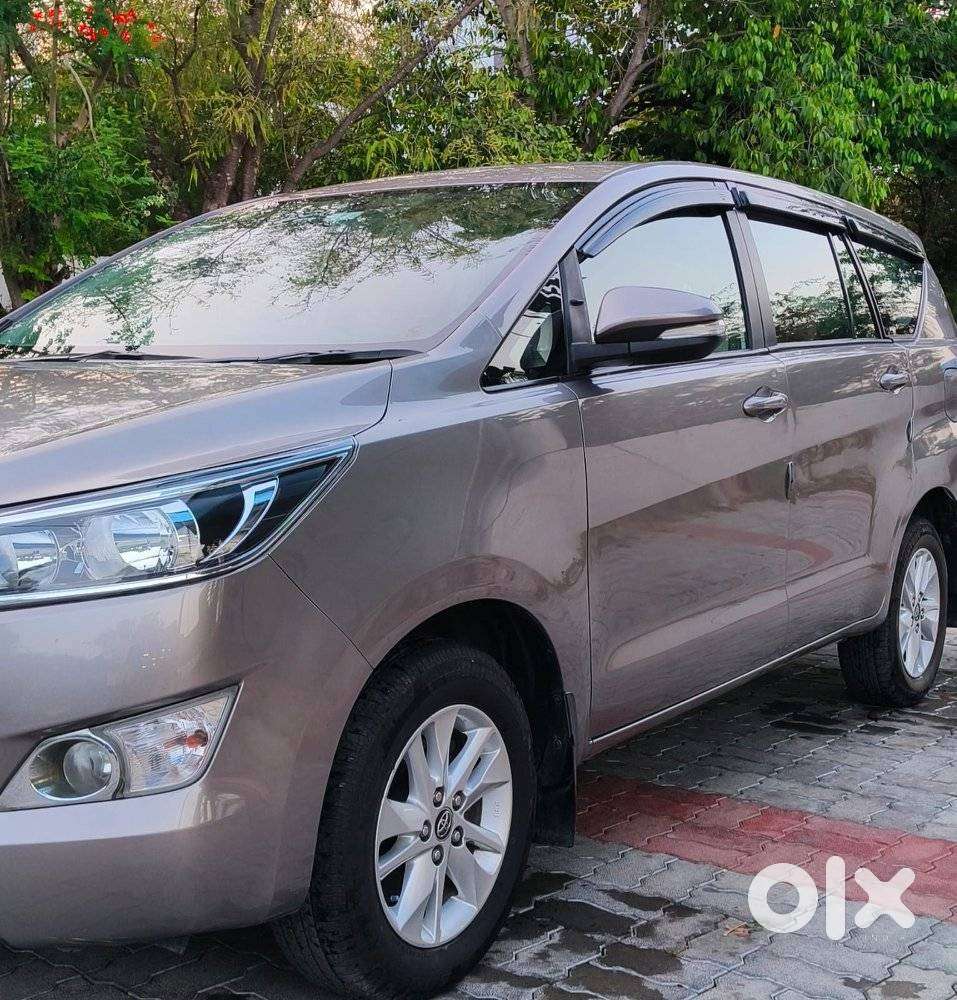 Toyota Innova Crysta 2.4 G Mt 8s, 2017, Diesel