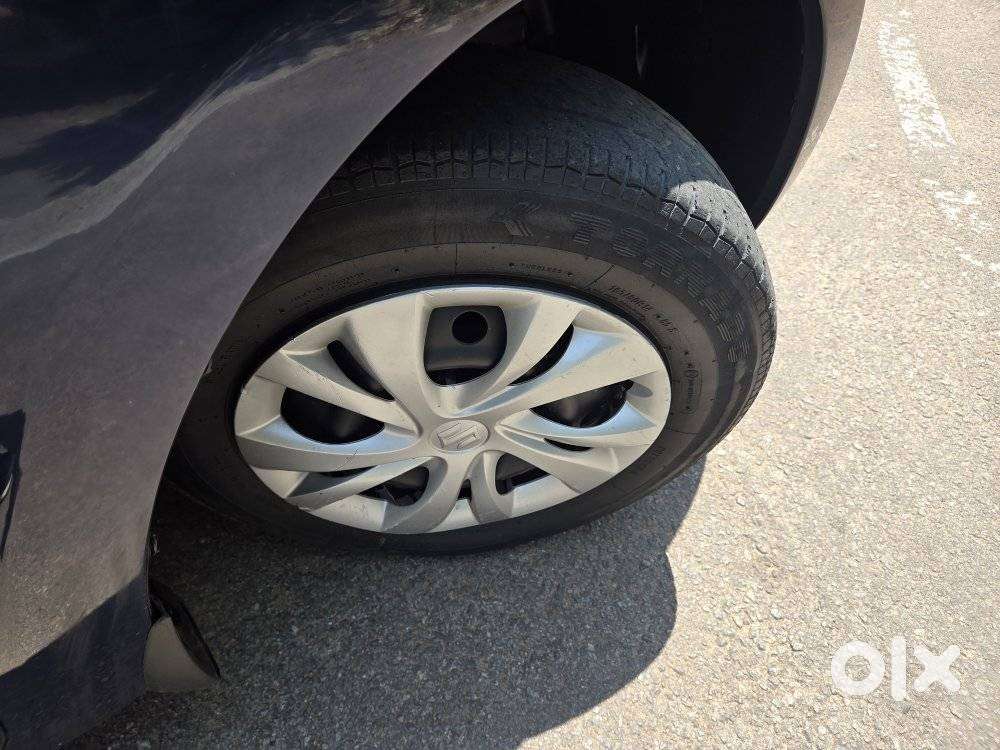 Maruti Suzuki Swift Vxi + Manual, 2022, Petrol
