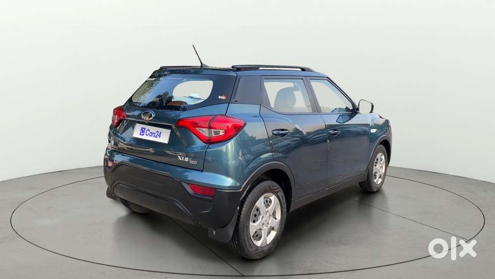 Mahindra Xuv300 1.2 W6 Amt Petrol, 2022, Petrol