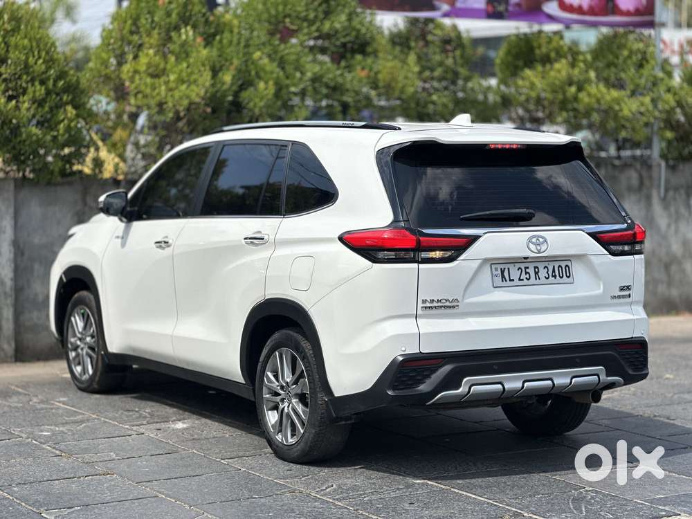 Toyota Innova Hycross 2.0 Zx (o) Hybrid 7 Str, 2023, Petrol