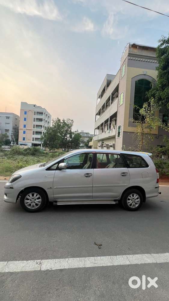 Toyota Innova 2.5 V 7 Str, 2010, Diesel