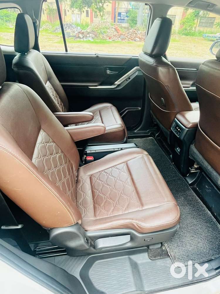 Toyota Innova Hycross 2.0 Zx Hybrid 7 Str, 2024, Electric