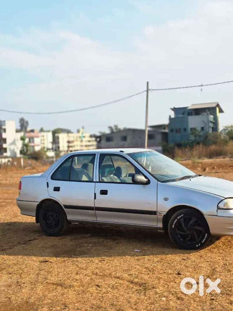 Maruti Suzuki Esteem 2006