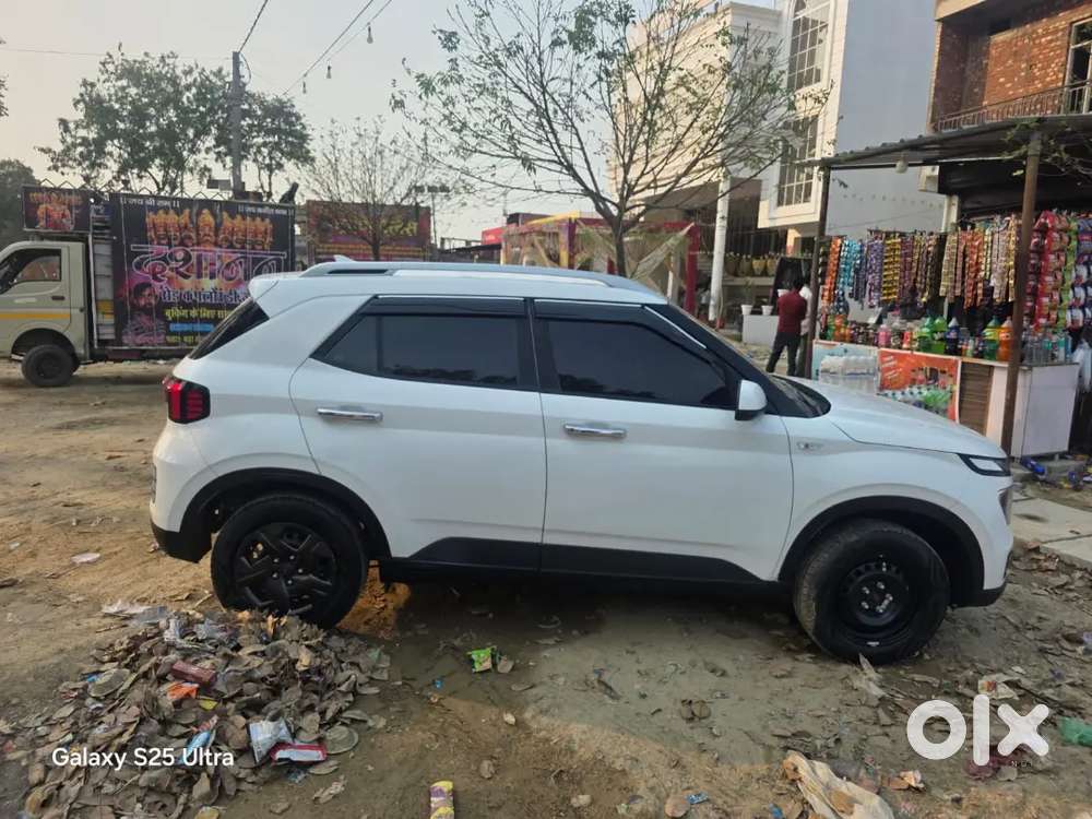 Hyundai Venue 2025 Petrol Good Condition