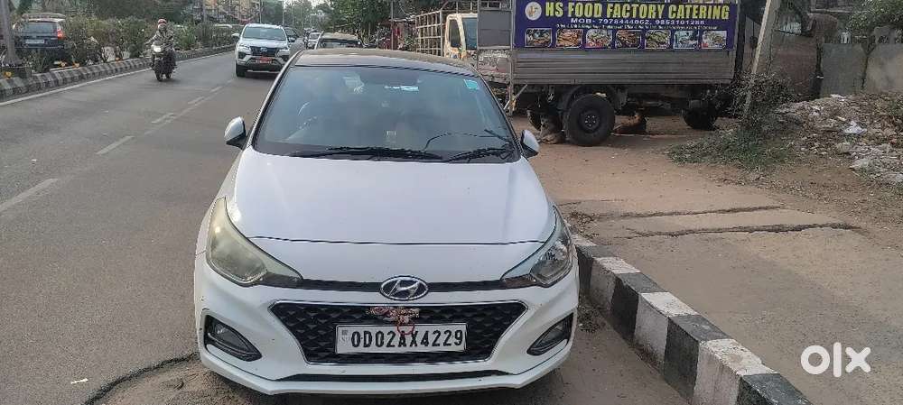 I20 Dual Tone Asta Black And White With Single Owner