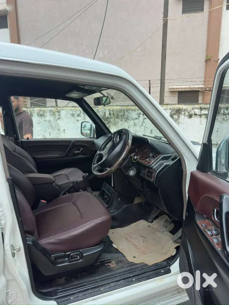 Mitsubishi Pajero Sfx 2012