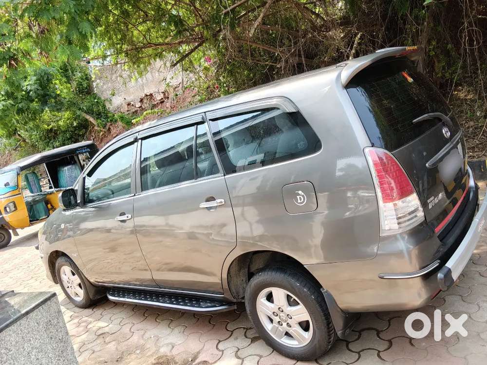 Toyota Innova 2010 Diesel Well Maintained