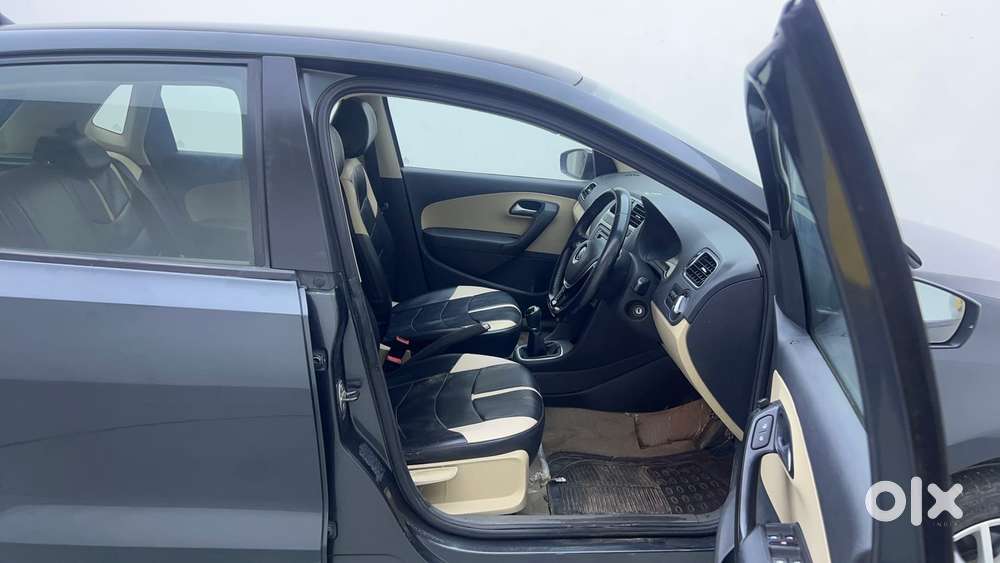 Volkswagen Polo Petrol Highline 1.2l, 2015, Petrol