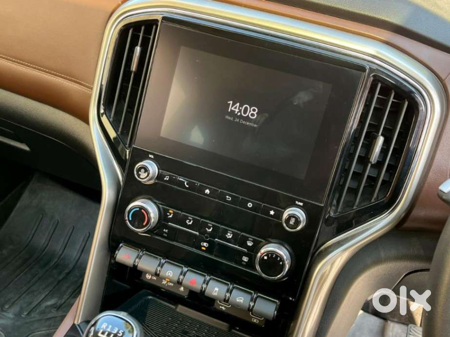 Mahindra Scorpio N Z8 Petrol Mt 7 Str, 2024, Petrol