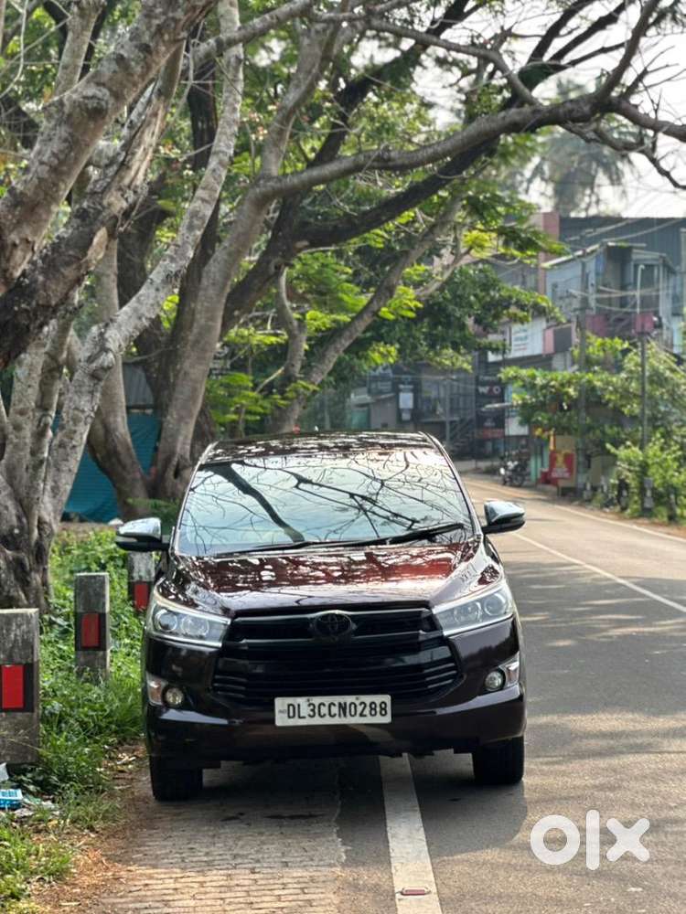 Toyota Innova Crysta 2017 Diesel Well Maintained