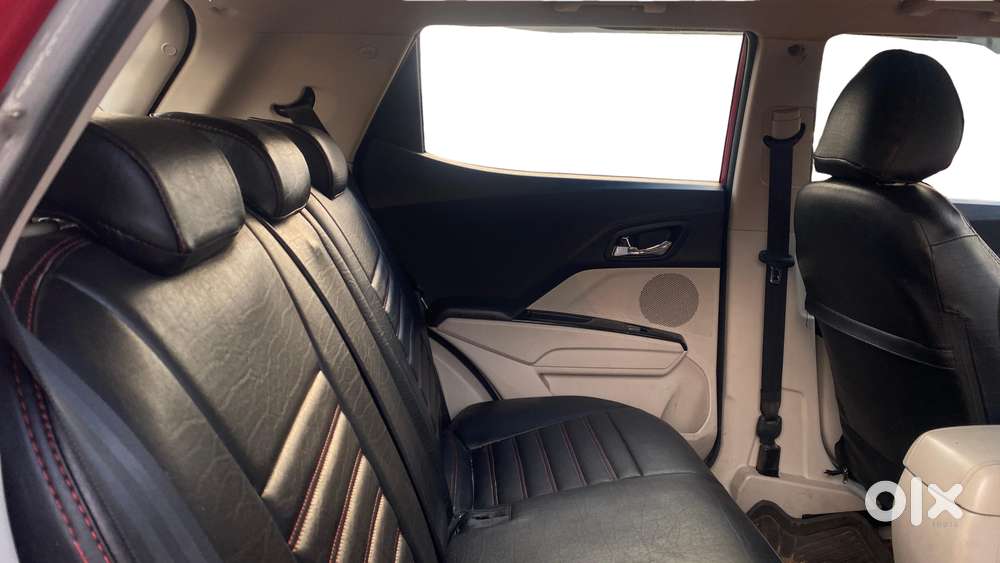 Mahindra Xuv300 W8 Option, 2022, Petrol
