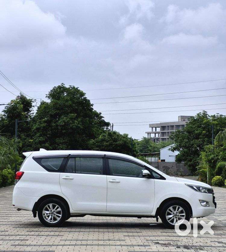Toyota Innova Crysta 2.4 G Mt, 2016, Diesel