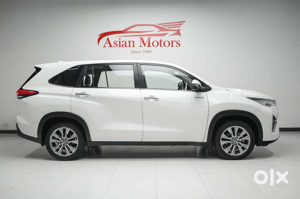 Toyota Innova Hycross 2.0 Zx Hybrid 7 Str, 2023, Petrol