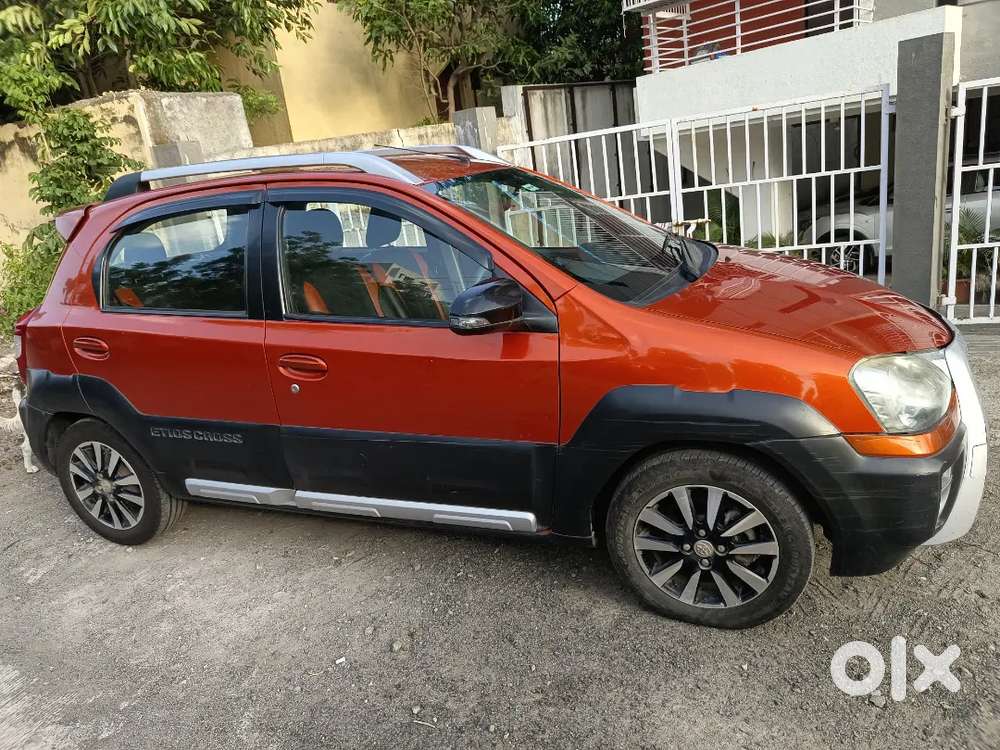 Toyota Etios Cross 2016